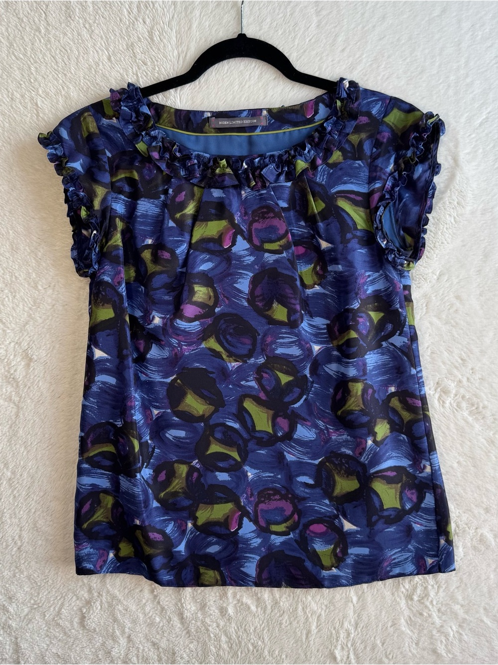 Boden Limited Edition Blouse Women’s 4 Blue Floral Silk Ruffle Eclectic Preppy